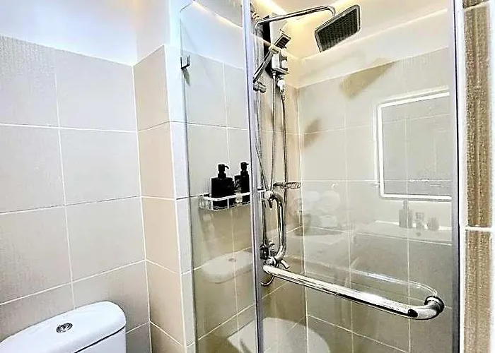 Serthomassmartpad @ The Grass Residences, Sm North Bridgeway, Mrt & Transport Hub Hotel 4*